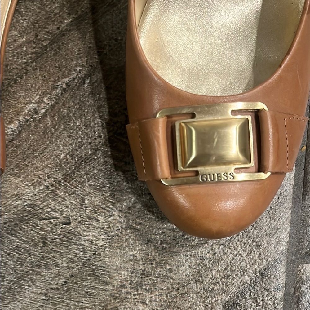 Vintage Guess Tan leather Wedges with Chic ornated emblem on the toe. - Picture 3 of 5